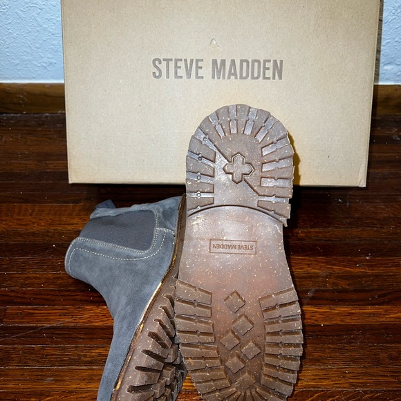 Classic Steve Madden Grey Suede slip-on boot; P-Jaxson size 7 men - Picture 3 of 7